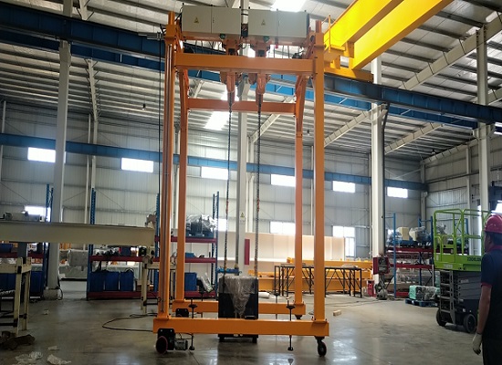 Gantry lifting and turning device